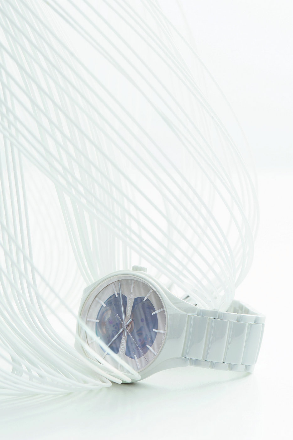 超凡轻盈 遨游时空 RADO瑞士雷达表揭幕两款全新True 真系列开芯腕表