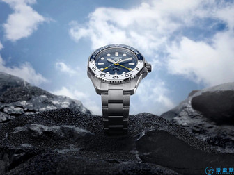 蓝白陶瓷圈---泰格豪雅Aquaracer Professional 300 GMT两地时腕表